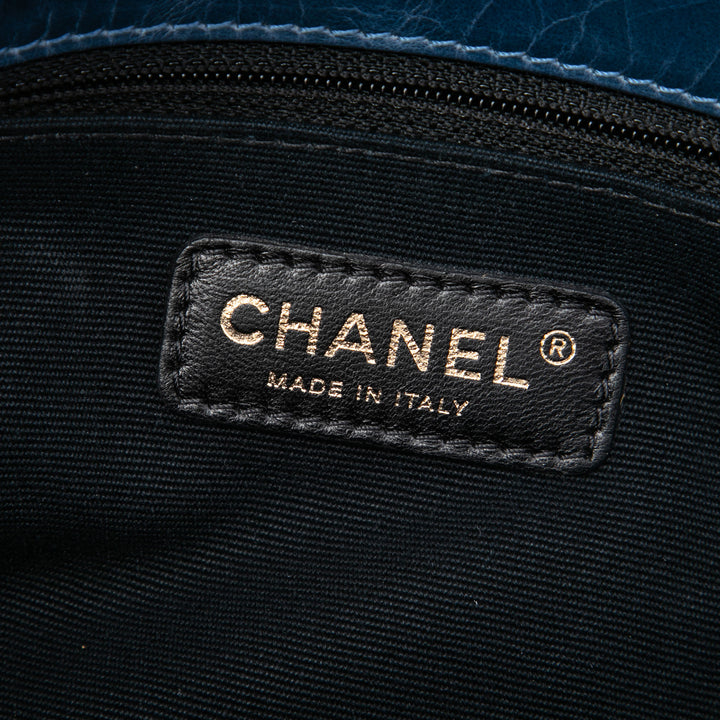 Chanel Matelassé vieilli Reissue 2.55 Sac Cuir de veau Bleu – vue 5 – GABY PARIS