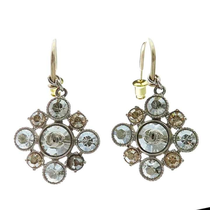 Chanel CC Argenté Plated Crystal Dangle Boucle d’oreilles Argenté