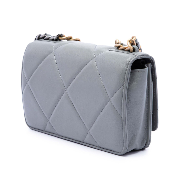 Chanel Matelassé 19 Wallet on Chain Cuir d'agneau Gris – vue 2 – GABY PARIS