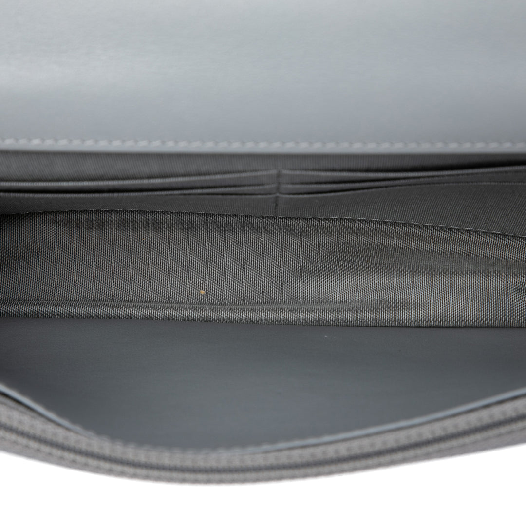 Chanel Matelassé 19 Wallet on Chain Cuir d'agneau Gris – vue 4 – GABY PARIS