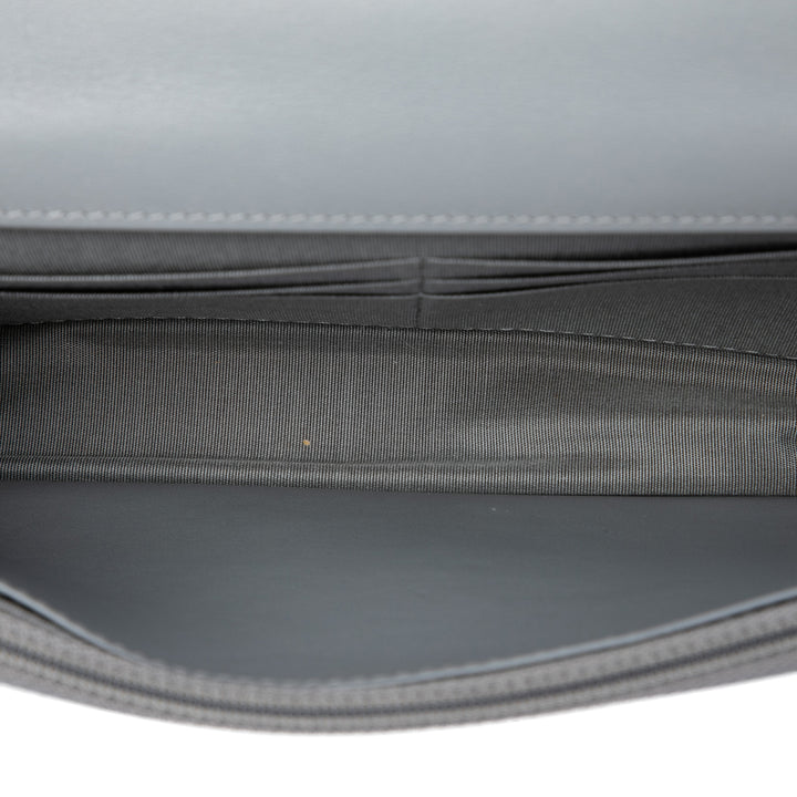 Chanel Matelassé 19 Wallet on Chain Cuir d'agneau Gris – vue 4 – GABY PARIS