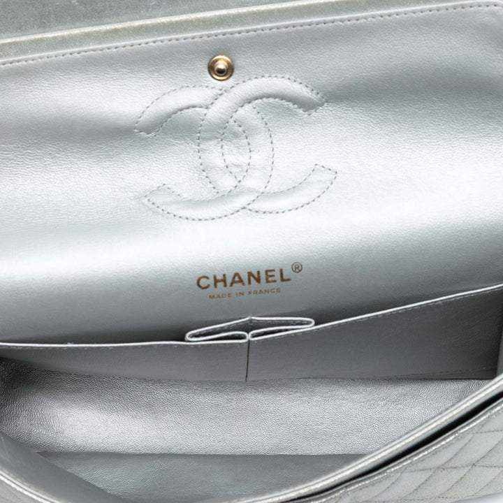 Chanel Medium Classic Iridescent Cuir d’agneau Double rabat