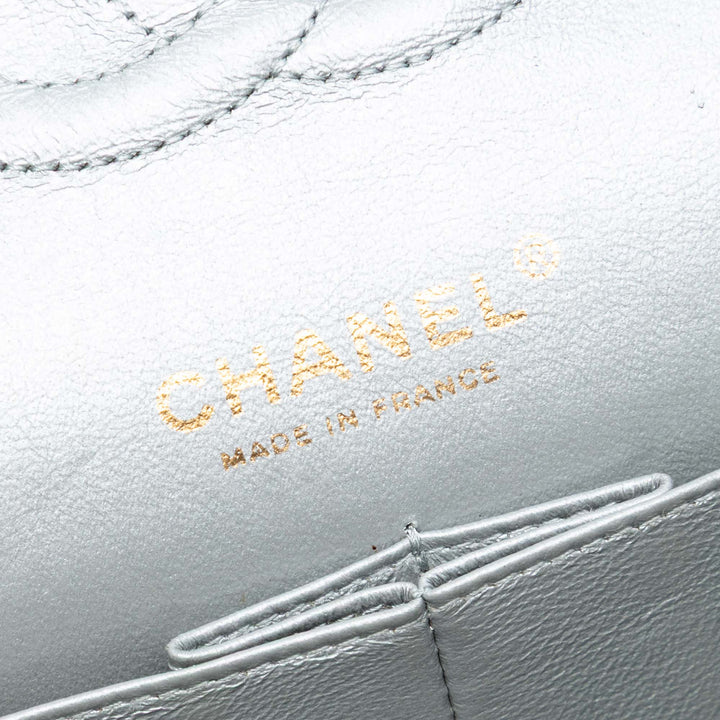 Chanel Medium Classic Iridescent Cuir d’agneau Double rabat