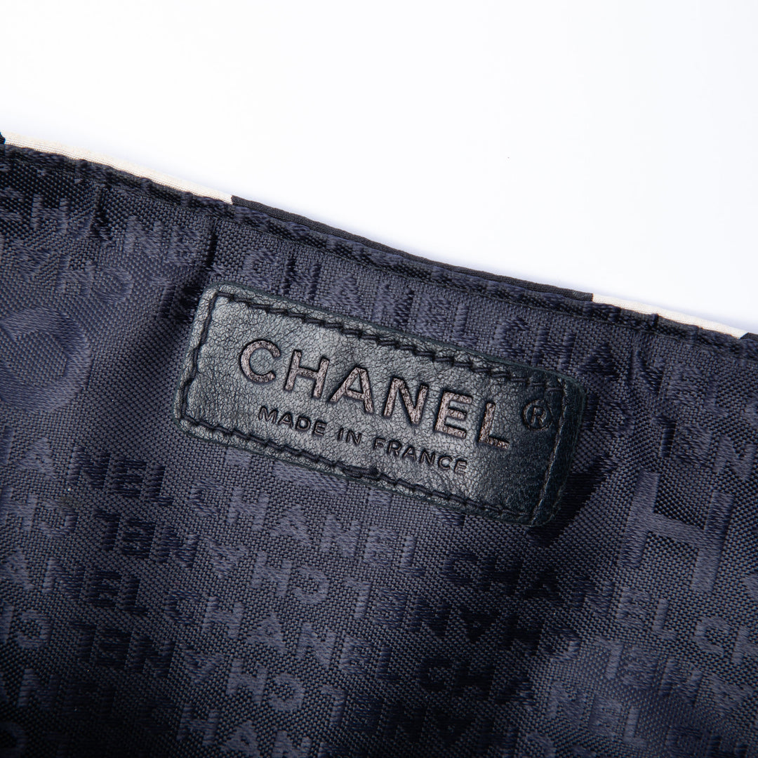 Chanel Small Soie et Cuir d’agneau Net Tahiti à rabat