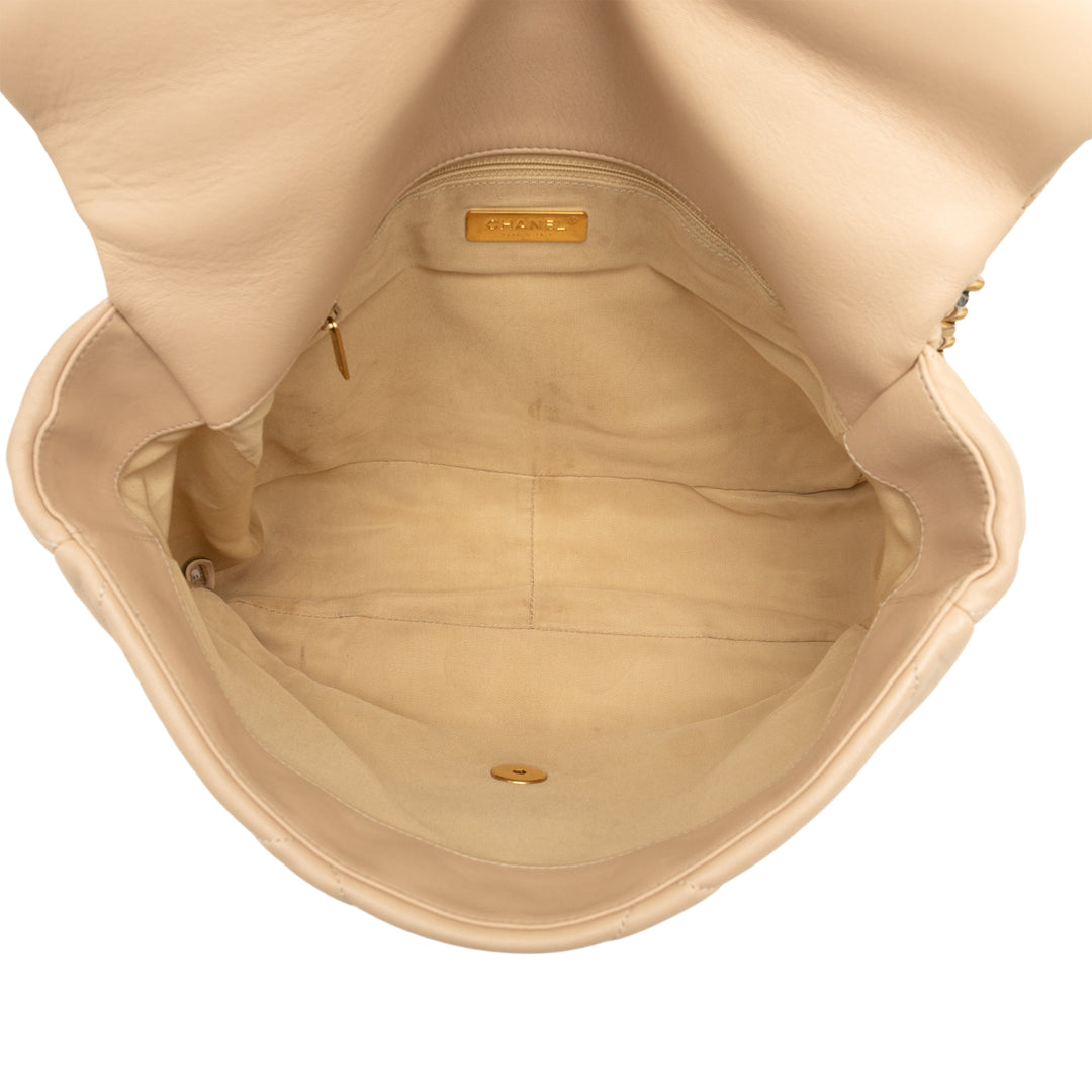 Chanel Sac à main 19 à rabat Maxi Cuir d'agneau Beige – vue 4 – GABY PARIS