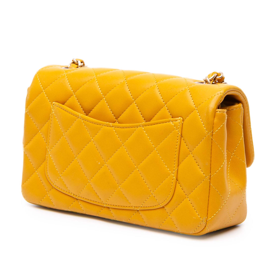 Chanel Mini Rectangular Classic Cuir d’agneau Simple rabat