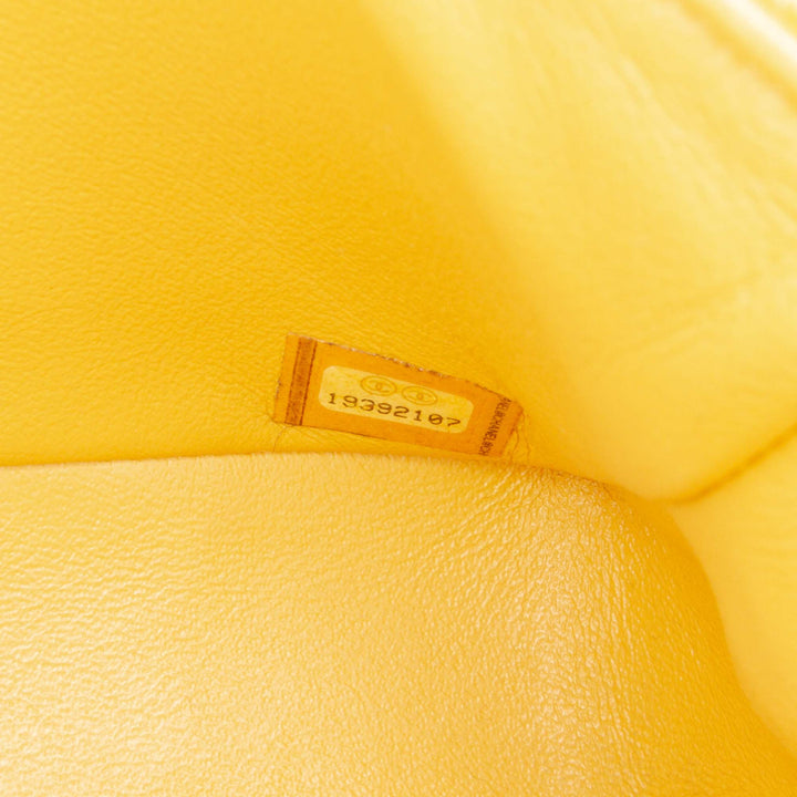 Chanel Mini Rectangular Classic Cuir d’agneau Simple rabat