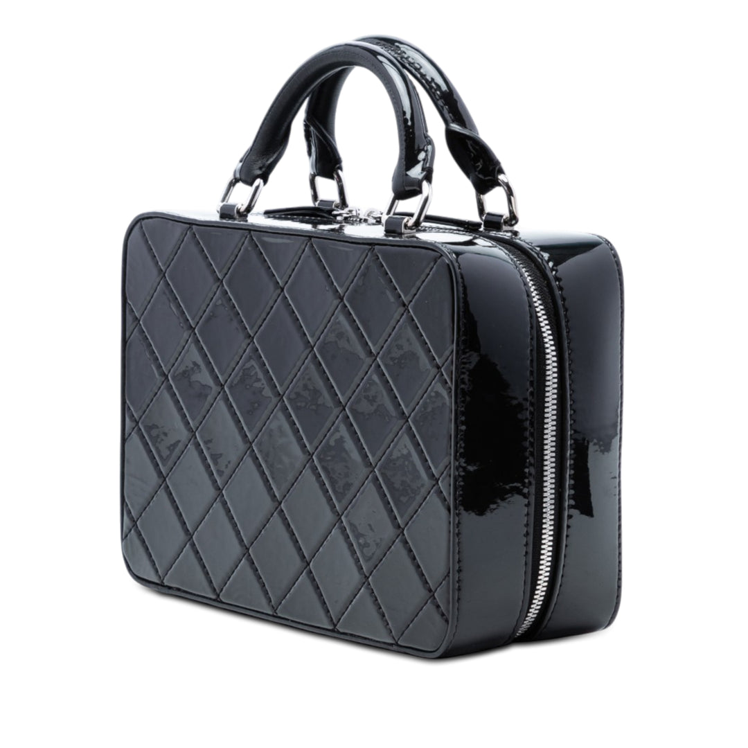 Chanel CC Matelassé Travel Kit Vanity Petit Cuir