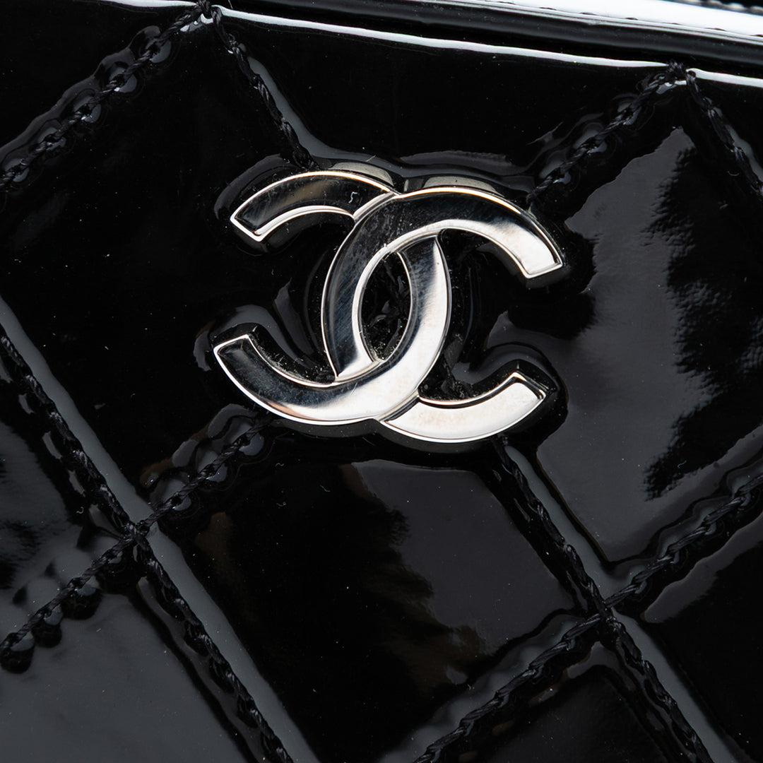 Chanel CC Matelassé Travel Kit Vanity Petit Cuir