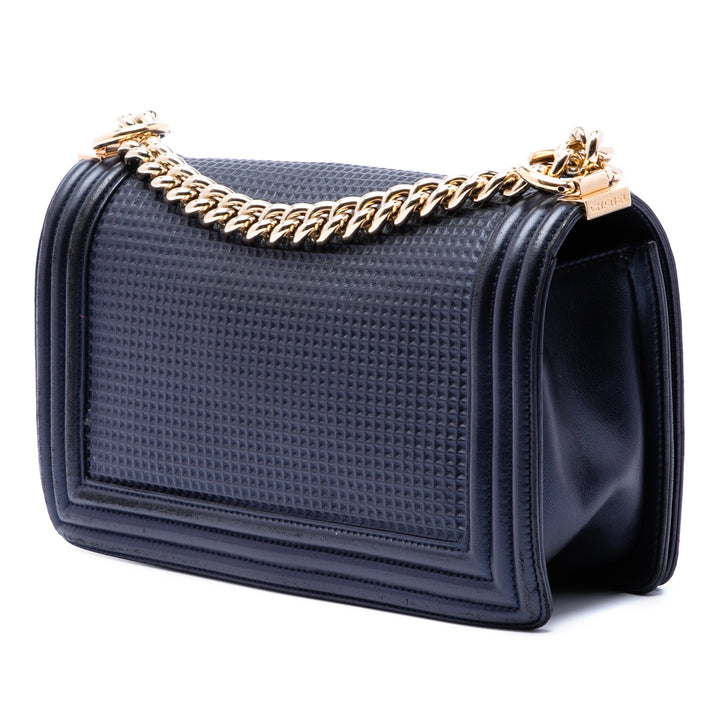 Chanel Old Medium Cuir d’agneau embossé Cube Boy à rabat