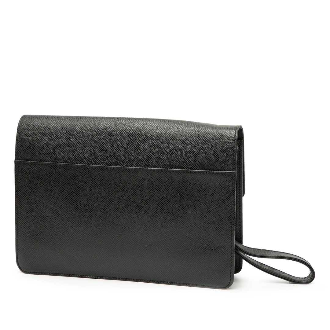 Louis Vuitton Taiga Selenga