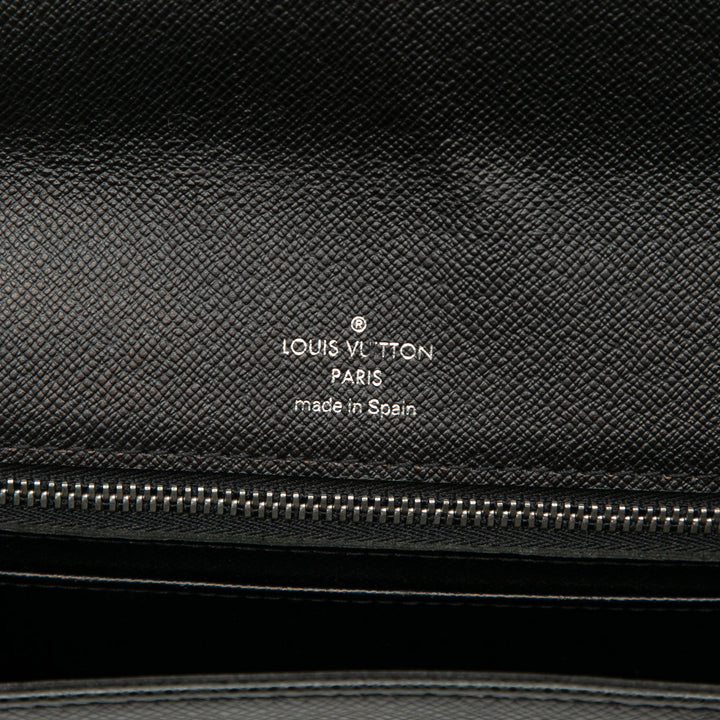 Louis Vuitton Taiga Selenga