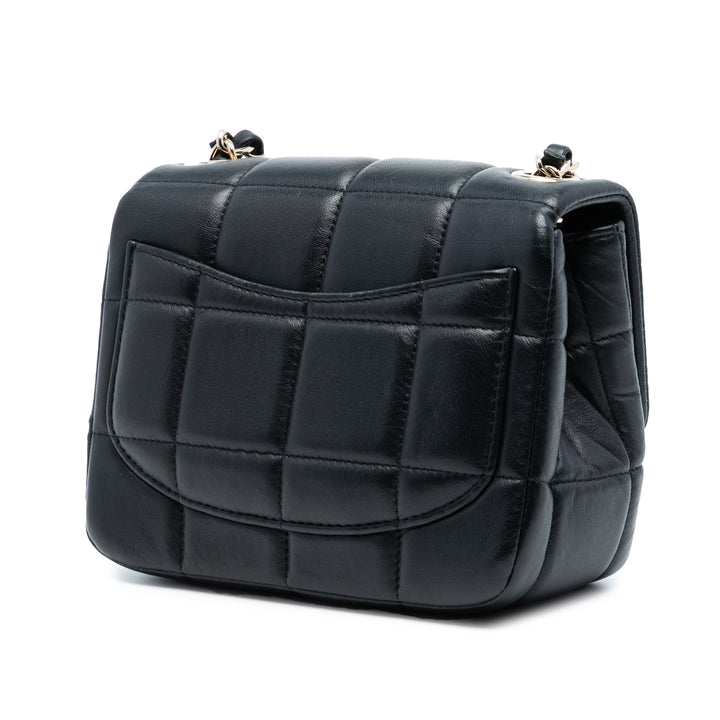Chanel Matelassé Resin Cristal Carré Monacoco à rabat Mini Cuir d'agneau