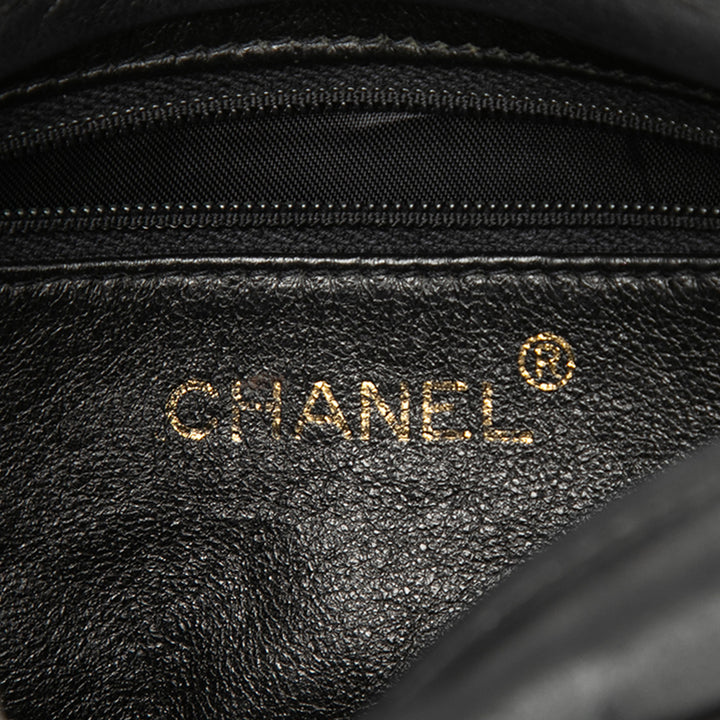 Chanel CC Vertical Matelassé Cuir d’agneau Pompon Sac caméra