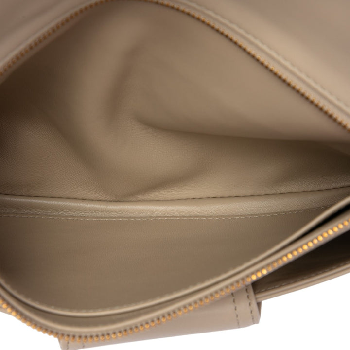 Dior DiorDouble Sac à chaîne Moyen Cuir de veau Beige – vue 4 – GABY PARIS