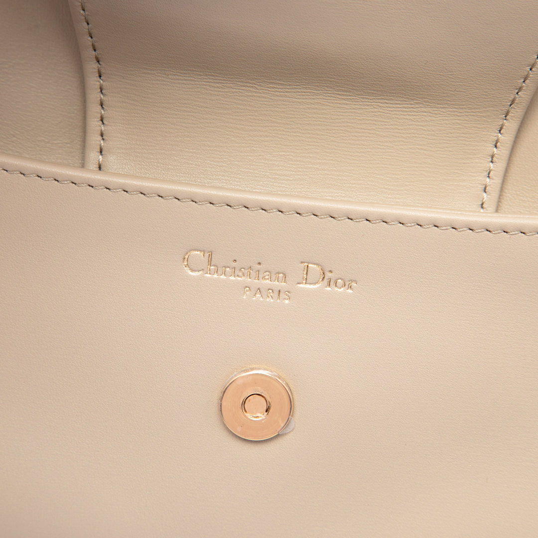 Dior DiorDouble Sac à chaîne Moyen Cuir de veau Beige – vue 5 – GABY PARIS