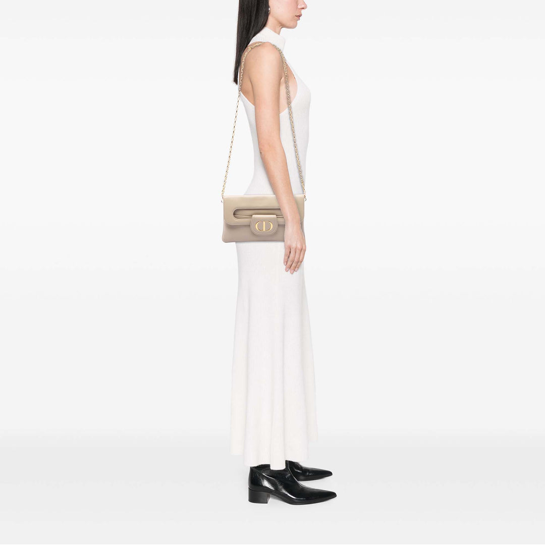 Dior DiorDouble Sac à chaîne Moyen Cuir de veau Beige – vue 6 – GABY PARIS