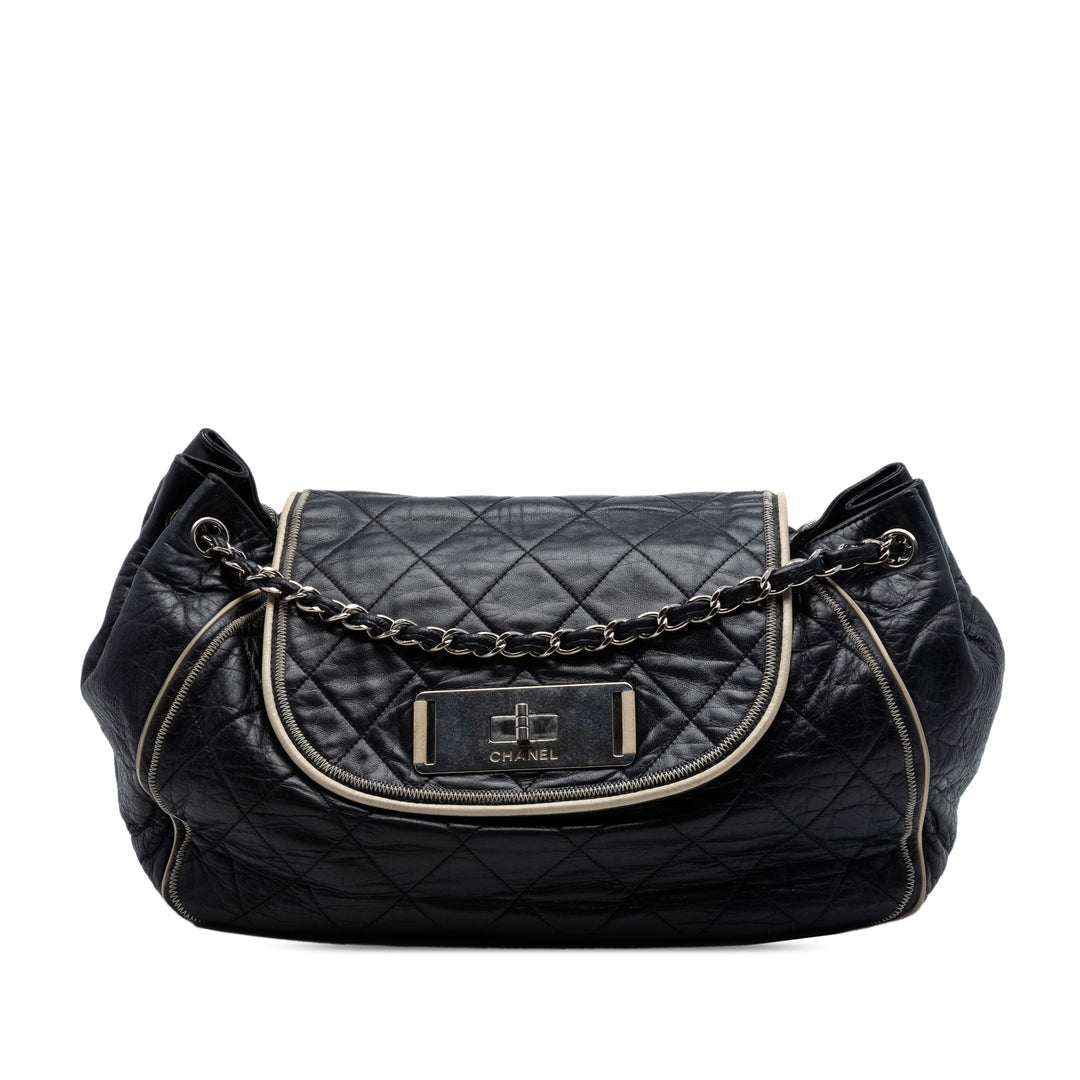 Chanel Matelassé Cuir d’agneau East West Mademoiselle Accordion à rabat