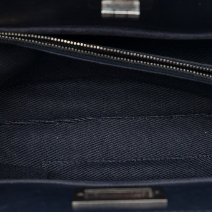 Chanel Matelassé vieilli Reissue 2.55 Cabas Cuir de veau Bleu – vue 4 – GABY PARIS