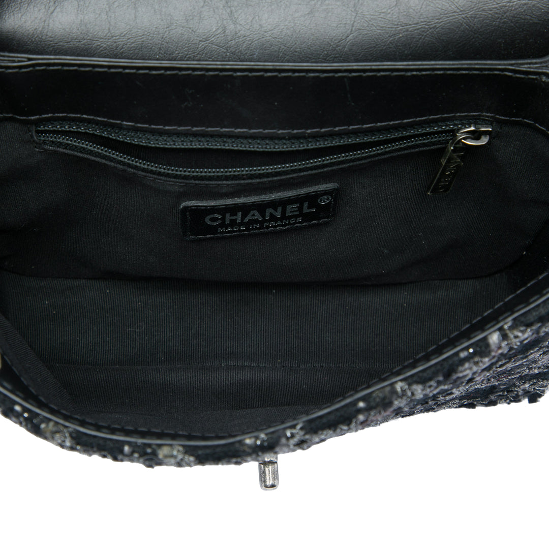 Chanel CC Shearling et Chaîne à rabat Moyen Tweed Noir – vue 4 – GABY PARIS