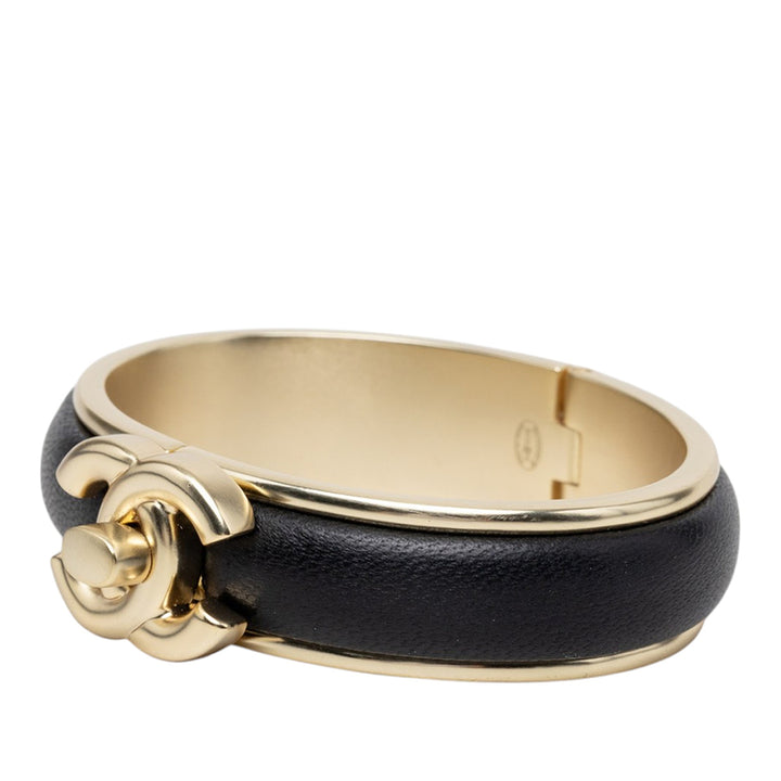 Chanel CC Cuir d’agneau et plaqué Turnlock Bangle