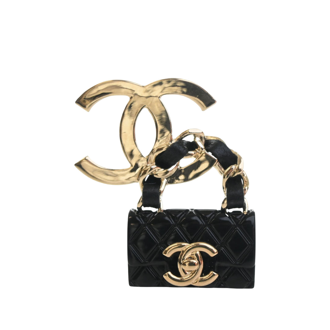 Chanel CC plaqué Matelassé Émail à rabat Sac Broche Doré – vue principale – GABY PARIS