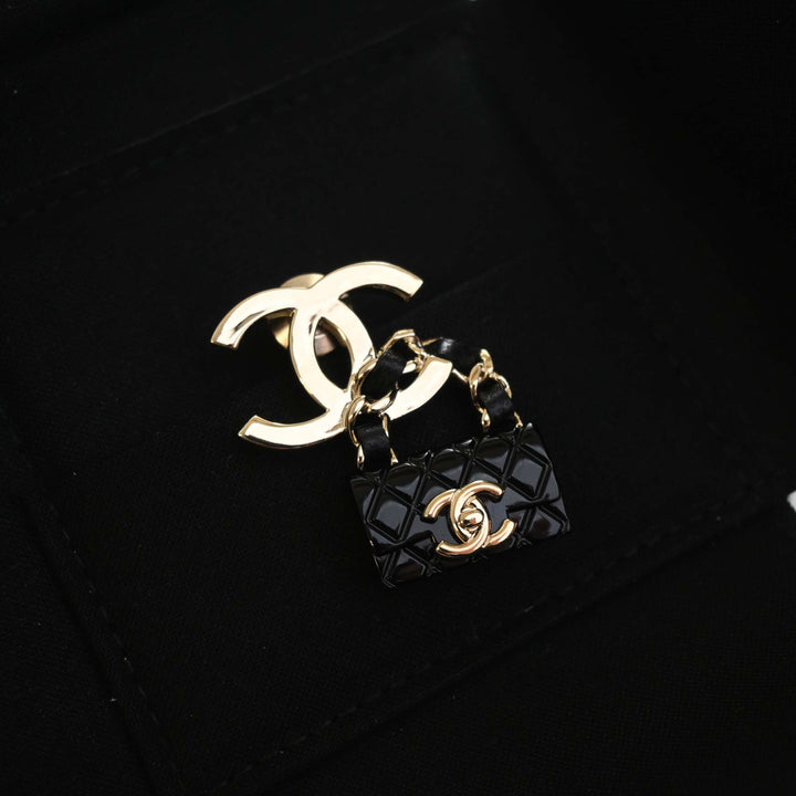 Chanel CC plaqué Matelassé Émail à rabat Sac Broche Doré – vue 7 – GABY PARIS