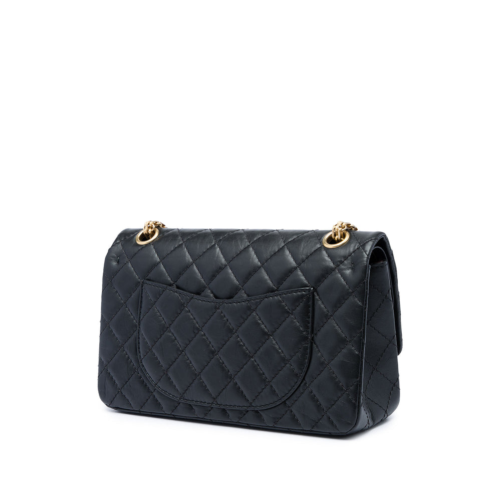 Chanel Matelassé vieilli Reissue 2.55 Lucky Charms Double rabat 225 Cuir de veau Noir – vue 2 – GABY PARIS