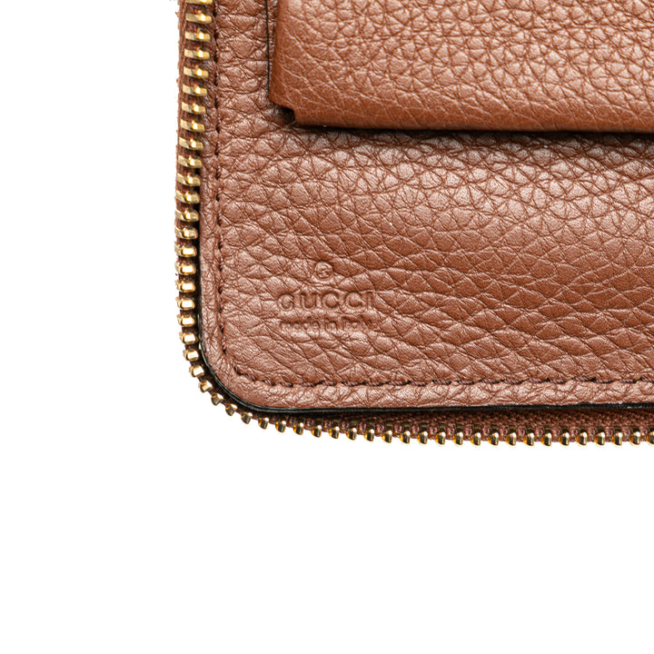 Gucci Pebbled Cuir de veau Soho Travel Document Étui Marron