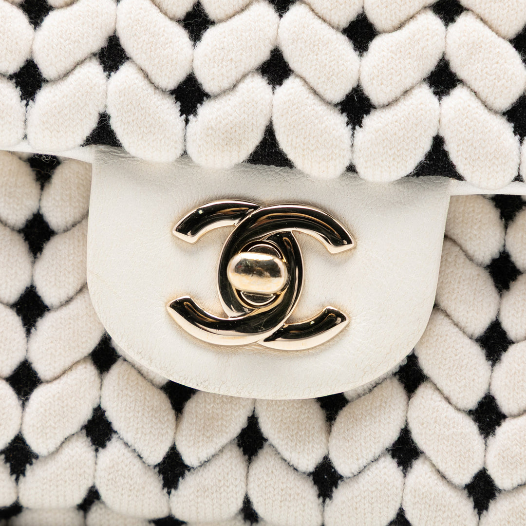 Chanel Medium Cuir de veau et Laine Knit Simple rabat
