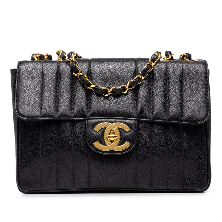 Chanel Sac porté épaule Mademoiselle à rabat Jumbo Cuir caviar Noir – vue principale – GABY PARIS