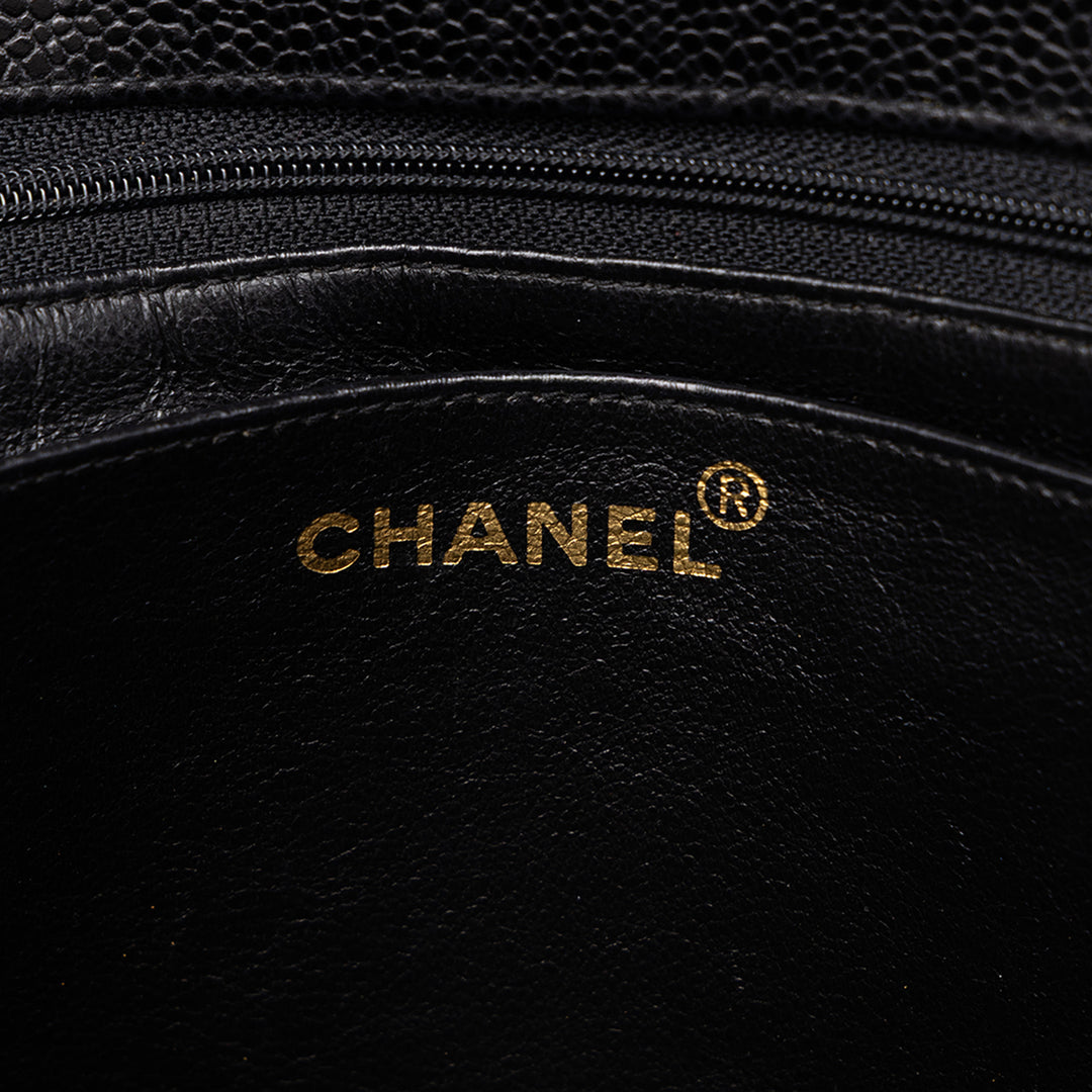 Chanel Sac porté épaule Mademoiselle à rabat Jumbo Cuir caviar Noir – vue 5 – GABY PARIS