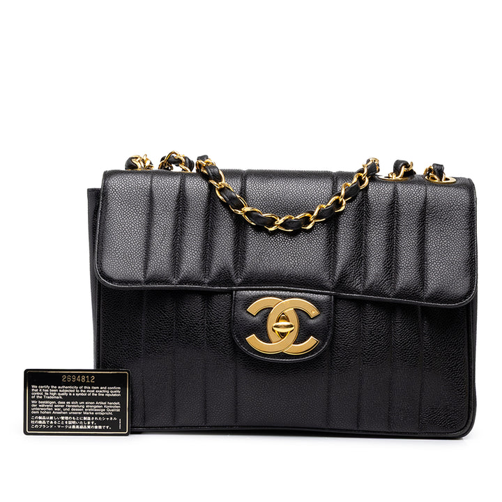 Chanel Sac porté épaule Mademoiselle à rabat Jumbo Cuir caviar Noir – vue 7 – GABY PARIS