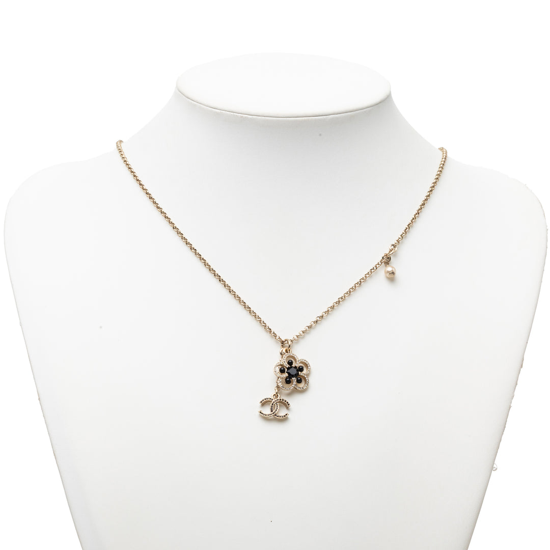 Chanel CC plaqué Strass Perles fantaisie Flower Pendant Collier