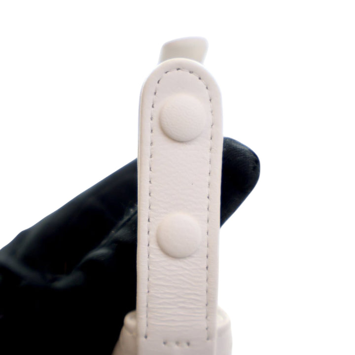 Chanel Mini brillant Crumpled Matelassé Cuir d’agneau Sac rond à chaîne Pochette