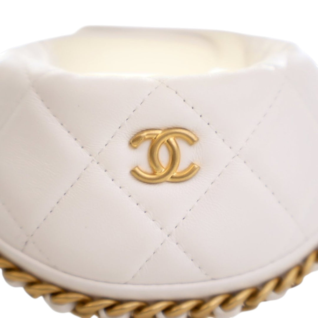 Chanel Mini brillant Crumpled Matelassé Cuir d’agneau Sac rond à chaîne Pochette