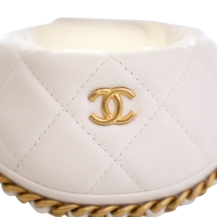 Chanel Mini brillant Crumpled Matelassé Cuir d’agneau Sac rond à chaîne Pochette