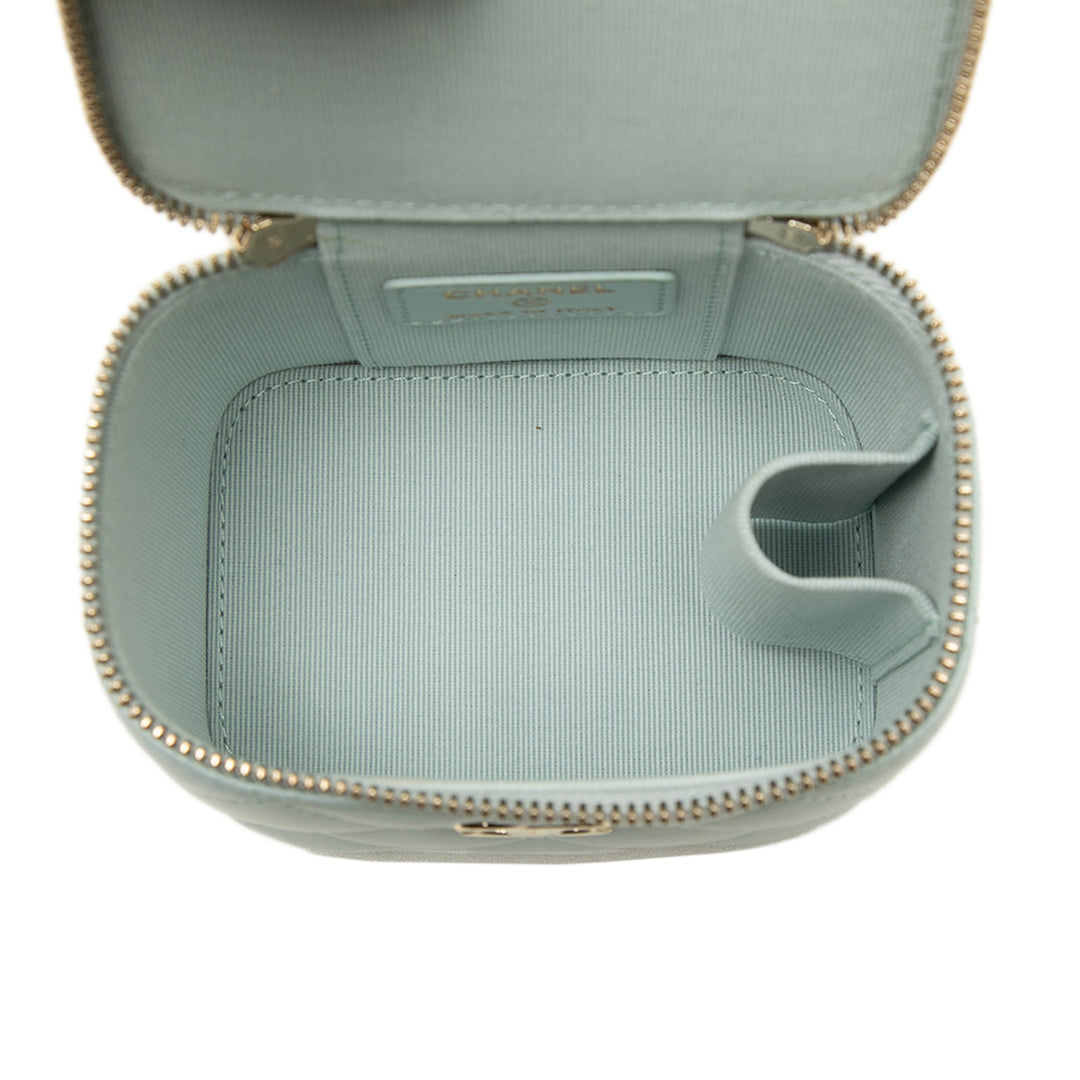 Chanel Vanity CC Matelassé avec chaîne Mini Cuir d'agneau Bleu – vue 4 – GABY PARIS