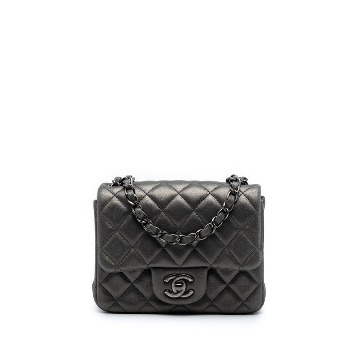 Chanel Mini Square Classic Cuir d’agneau Simple rabat