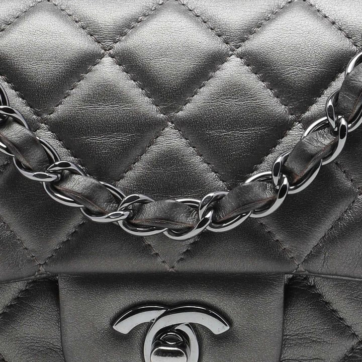 Classic Rectangulaire Métallisé Rabat simple Mini Cuir d'agneau Gris