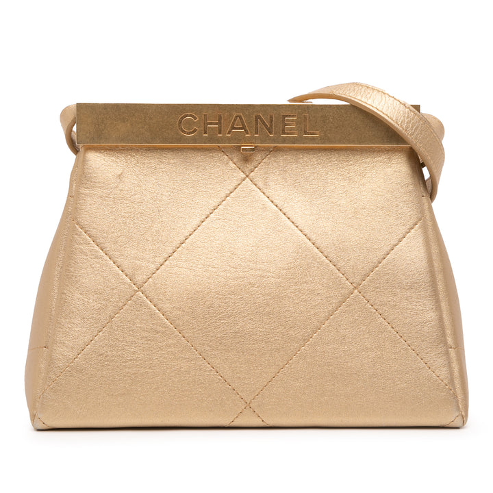 Chanel Small Cuir de veau Kiss Lock Frame Bag Doré