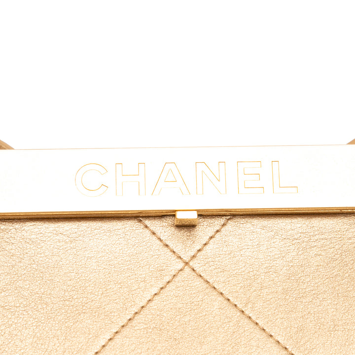 Chanel Small Cuir de veau Kiss Lock Frame Bag Doré