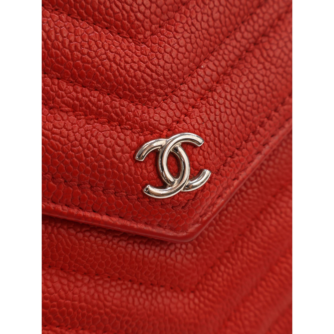 Chanel CC Chevron Carré Wallet on Chain Cuir caviar Rouge – vue 6 – GABY PARIS