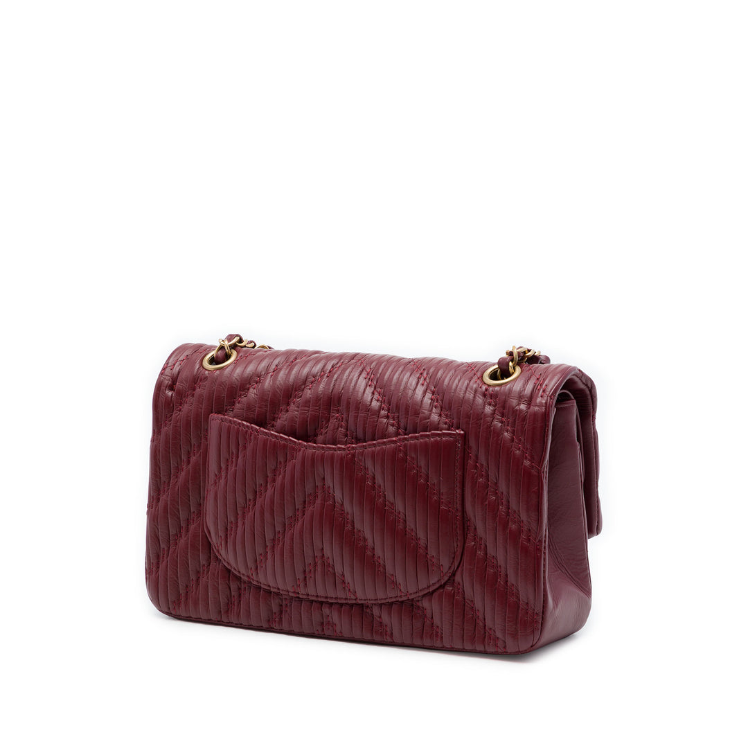 Chanel Medium Classic Chevron Cuir de veau Pleated Double rabat