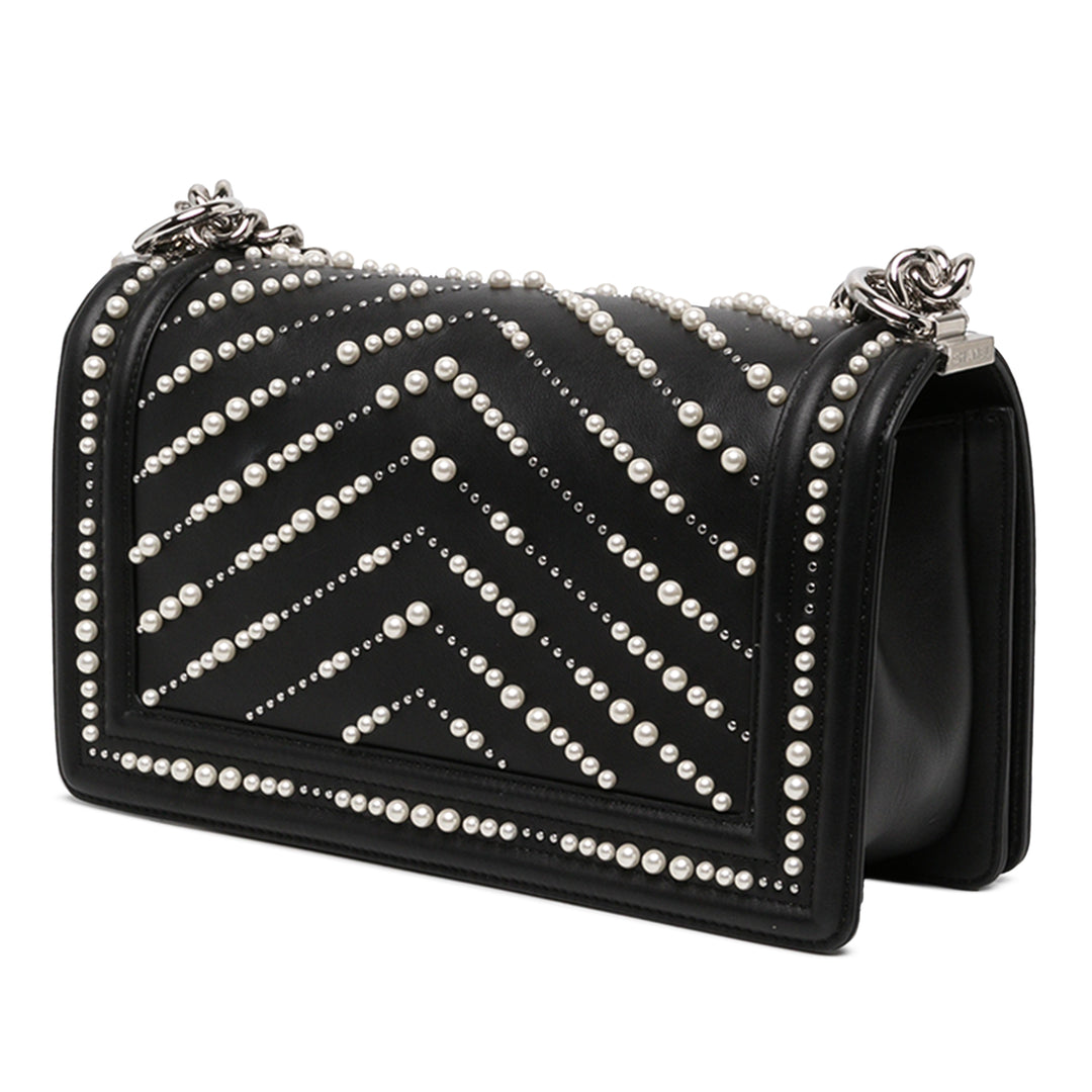 Chanel Sac bandoulière Chevron Perle Boy à rabat Moyen Cuir de veau Noir – vue 2 – GABY PARIS