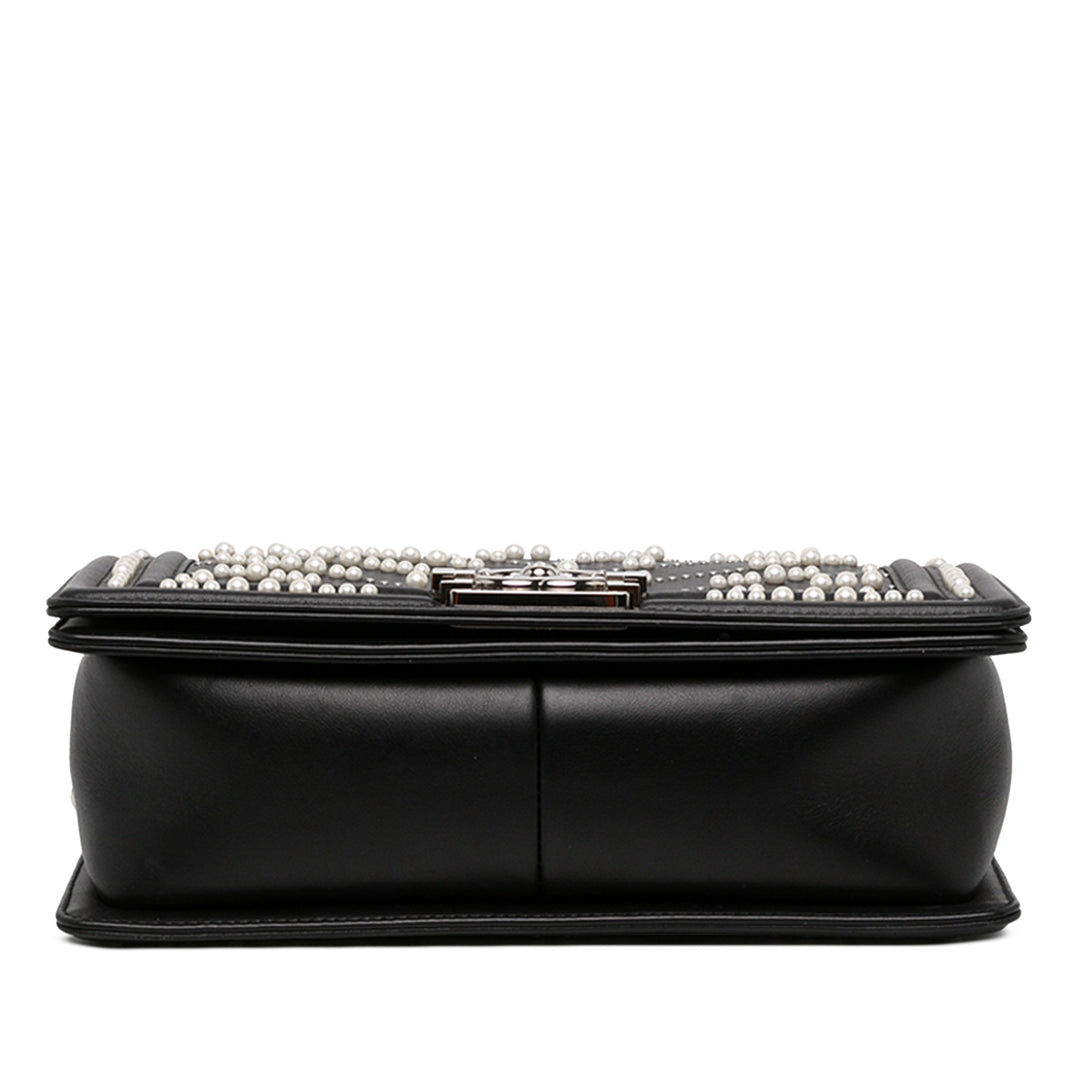 Chanel Sac bandoulière Chevron Perle Boy à rabat Moyen Cuir de veau Noir – vue 3 – GABY PARIS
