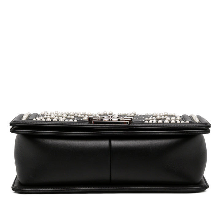 Chanel Sac bandoulière Chevron Perle Boy à rabat Moyen Cuir de veau Noir – vue 3 – GABY PARIS