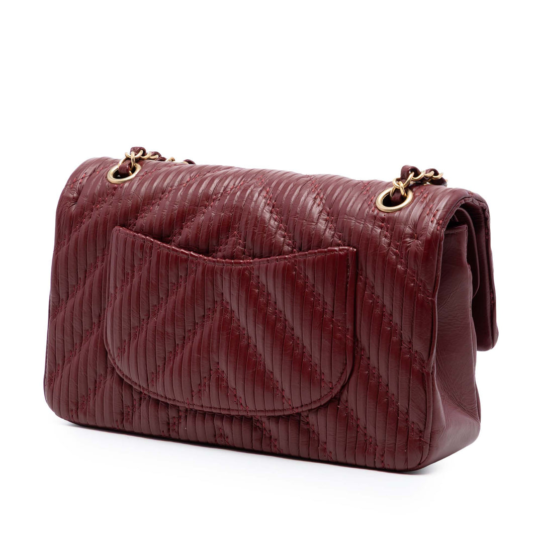 Chanel Medium Classic Chevron Cuir de veau Pleated Double rabat