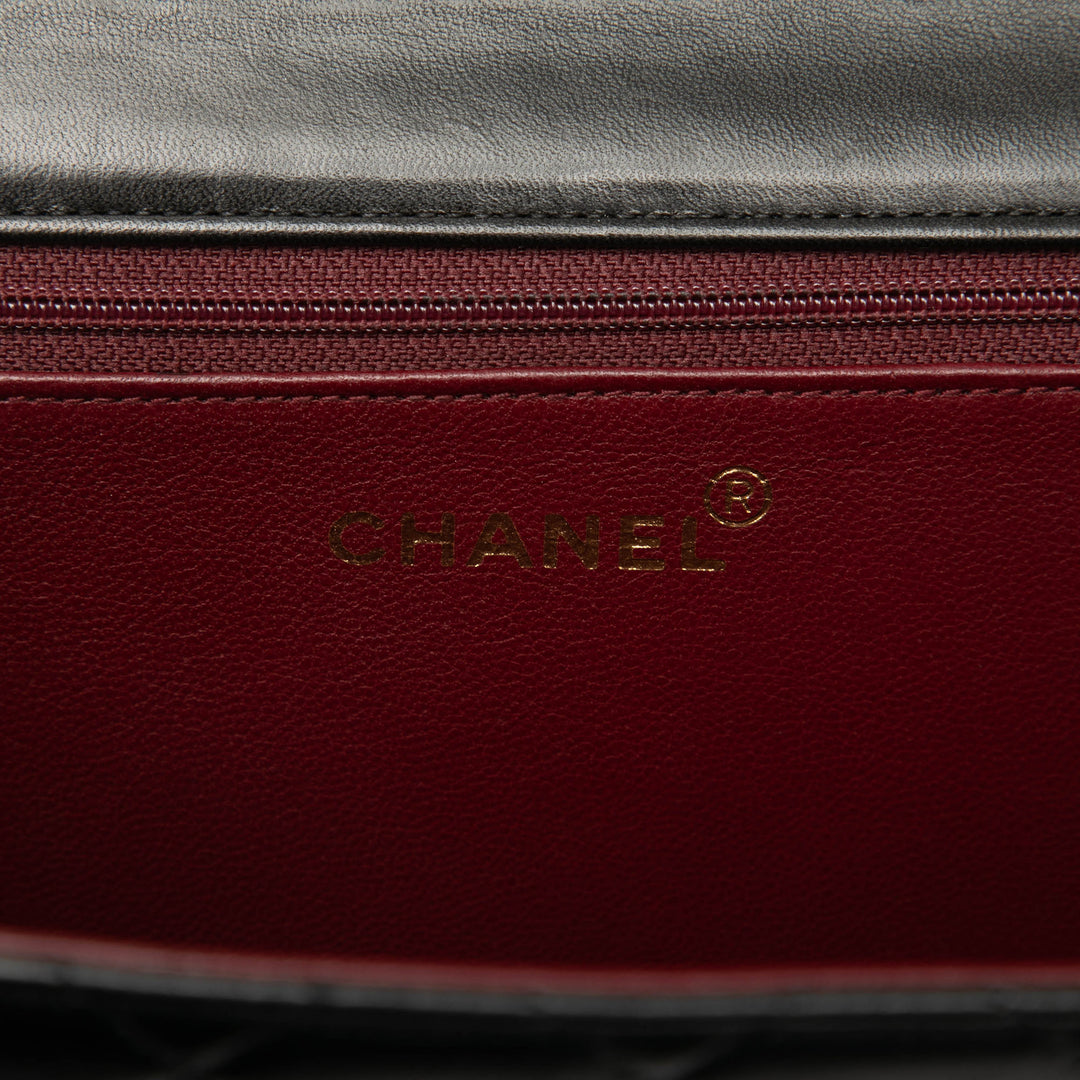 Chanel Medium CC Matelassé Cuir d’agneau Simple rabat