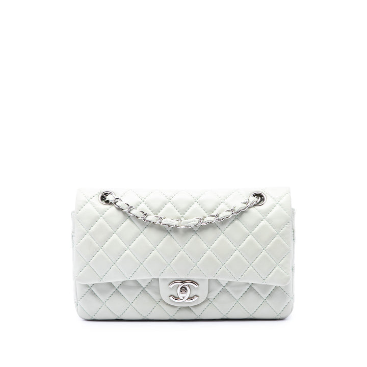 Chanel Medium Classic Cuir d'agneau Double rabat